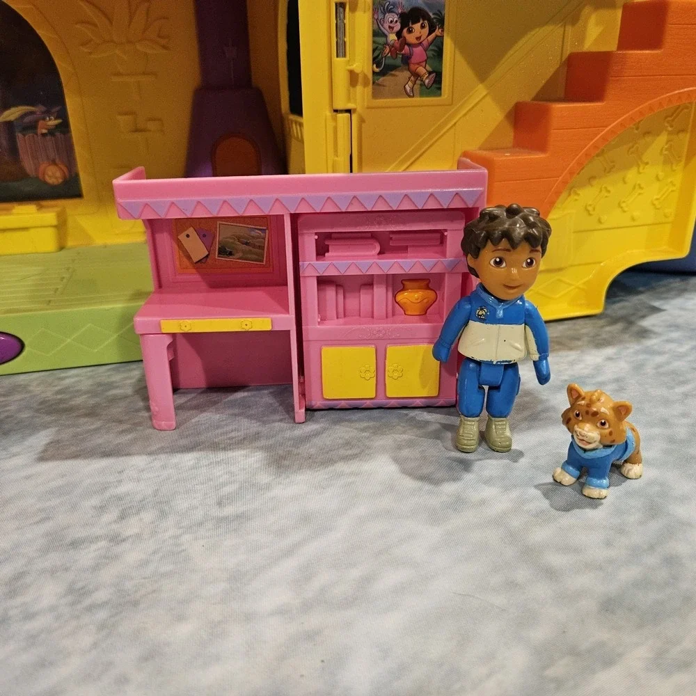 Dora‎ The Explorer Window Surprise House Playset Mattel 2009 Diego Furniture